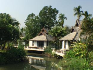 Photo of Others in Mae Hi