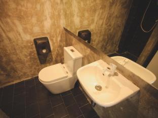 Photo of Bathroom in Khlong Kluea