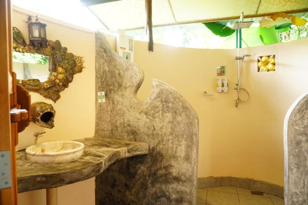 Photo of Bathroom in Phato