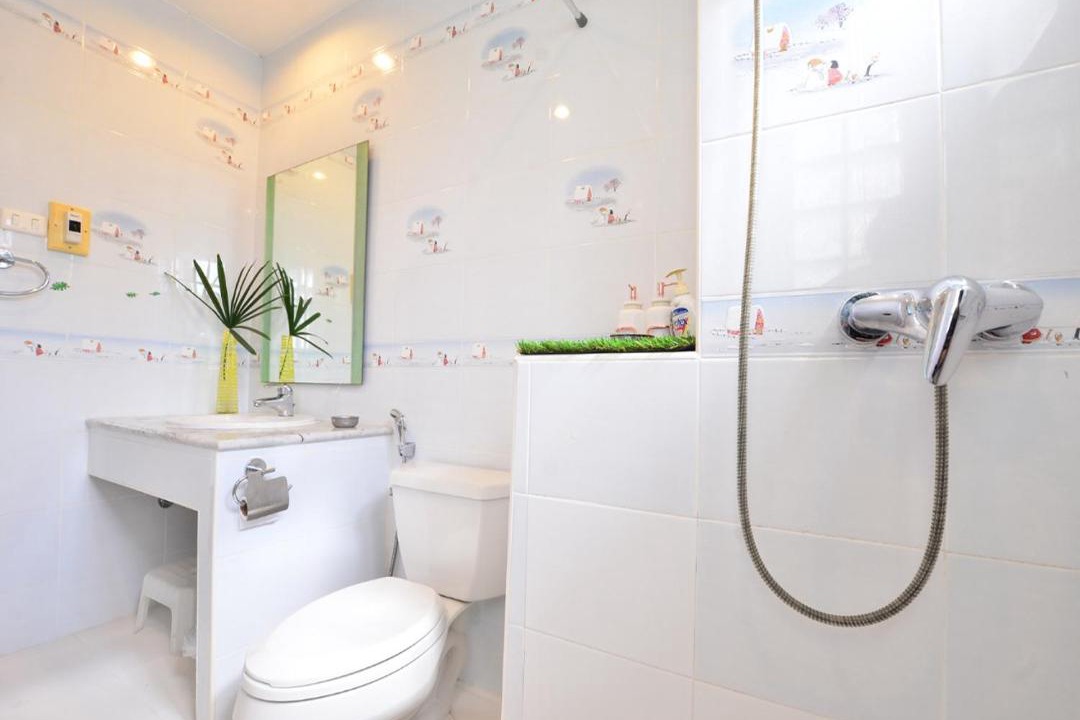 Photo of Bathroom in Din Daeng