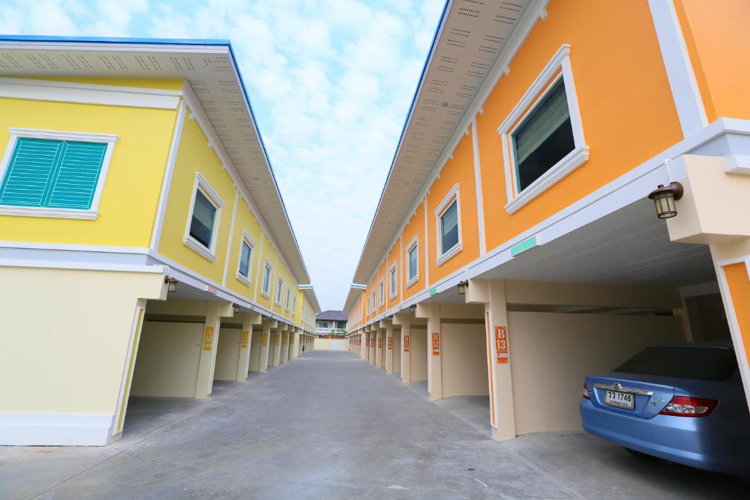 Photo of Buildings in Lat Sawai