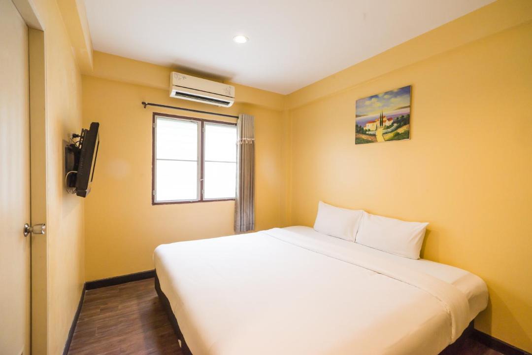 Photo of Bedroom in Samsen Nok