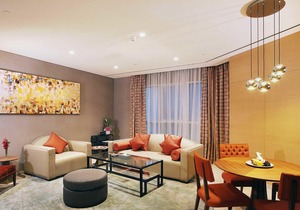 Grand Cosmopolitan Hotel