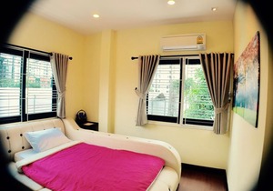 4 Bedroom House at Skytrain
