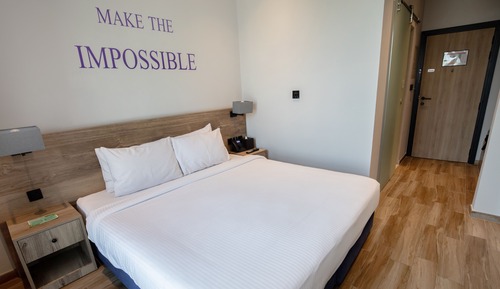 Deluxe Room (includes 25% off F&B)