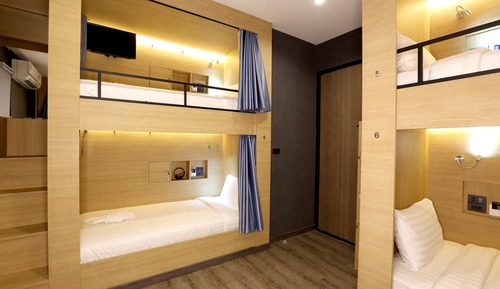 6 Beds Mixed Dormitory