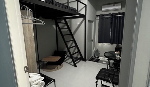 Deluxe Studio