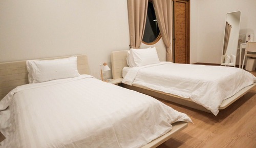 Standard Twin Room, Hill View