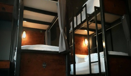 6 Beds Family Room