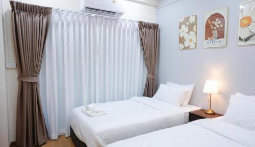 Standard Twin Room with Shared Bathroom