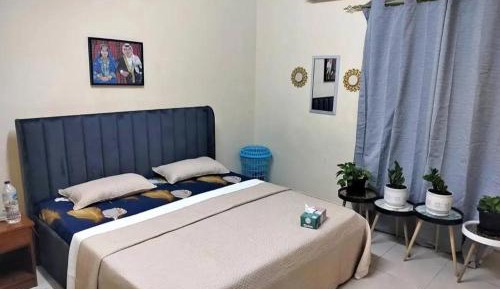 Room #1474353201