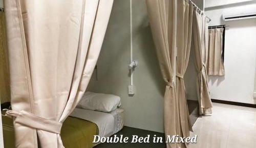 Single Bed in Mixed Dormitory Room