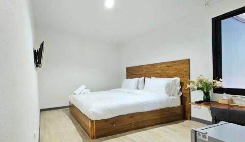 Deluxe Room (2 Adults + 1 Child)
