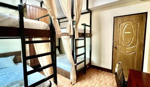 Bunk Bed in Mixed Dormitory Room