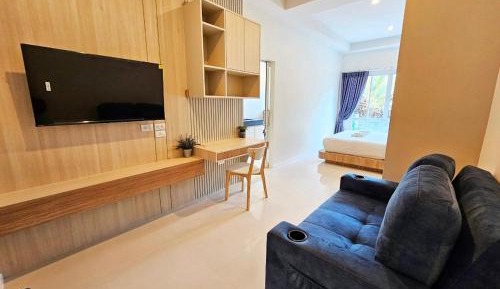 King Studio with Sofa Bed