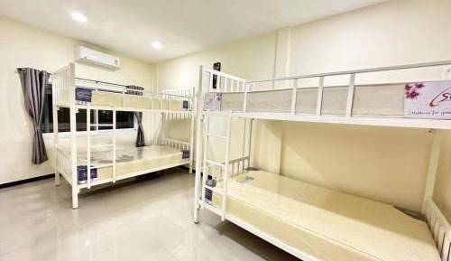 Bed in 4-Bed Mixed Dormitory Room