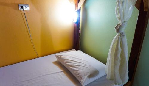 Bunk Bed in Mixed Dormitory Room with Shared Bathroom