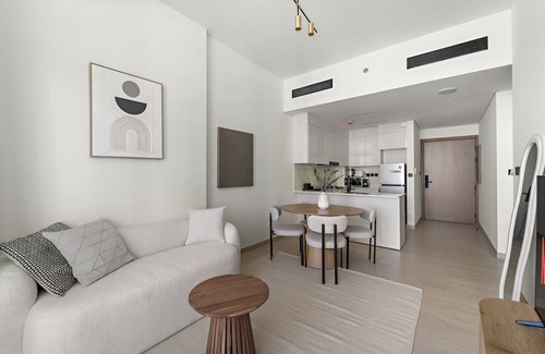 Jumeirah Village Circle Apartment | Contemporary 1 Bedroom Apartment in JVC