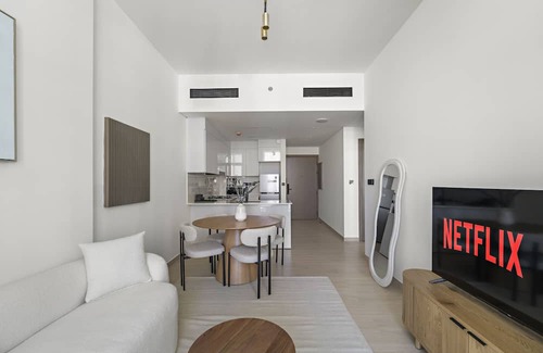 Jumeirah Village Circle Apartment | Contemporary 1 Bedroom Apartment in JVC