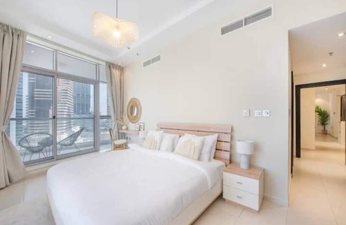 Jumeirah Apartment | WOW! Panoramic 2 Bedroom, 10-min walk to the Beach