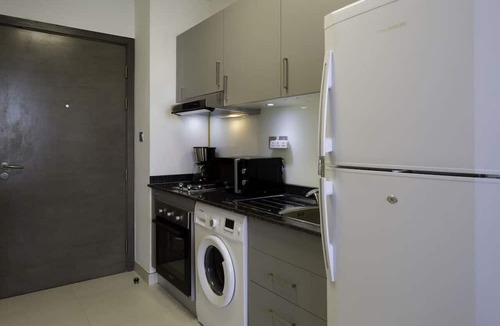 Discovery Gardens Apartment | Luxury Studio 5 mins from Ibn Batuta!