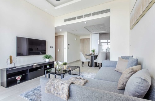 Jadaf Apartment | Contemporary 1BR w/Burj Khalifa Views in Al Jaddaf