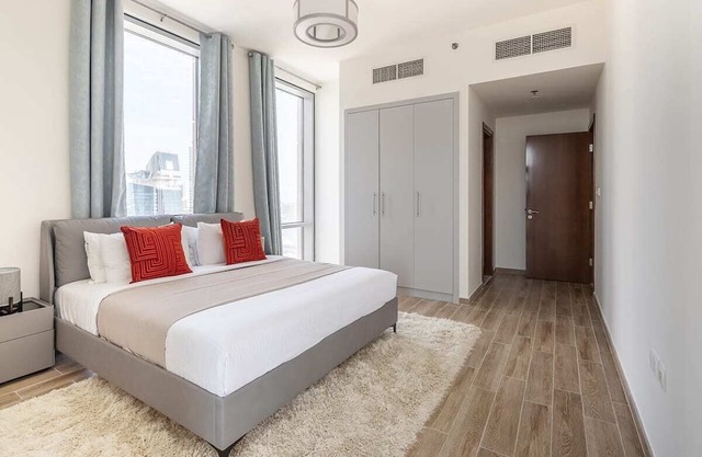 Bright 2BR in Business Bay with Canal Views