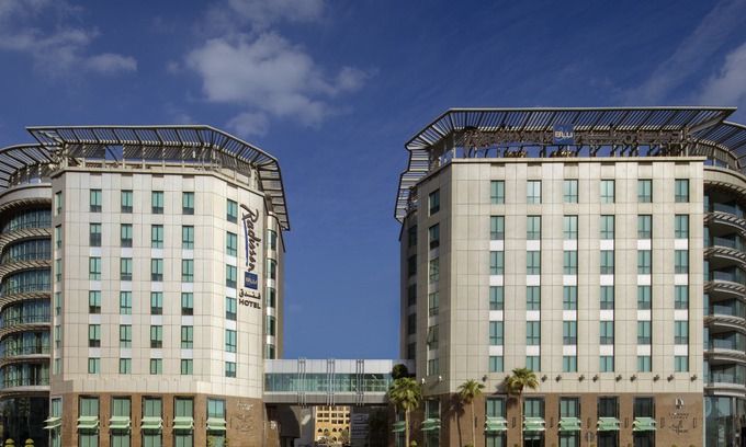 Dubai Media City Hotel | Radisson Blu Hotel, Dubai Media City